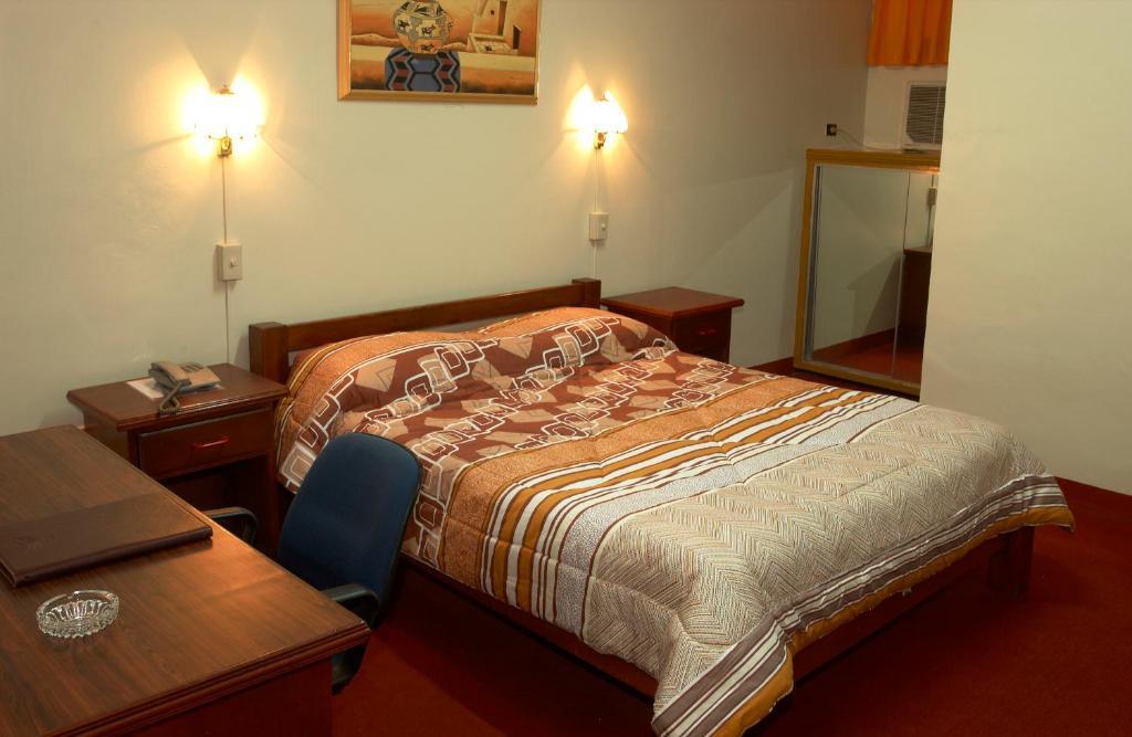 Phoenix Hotel Ángeles Habitación foto
